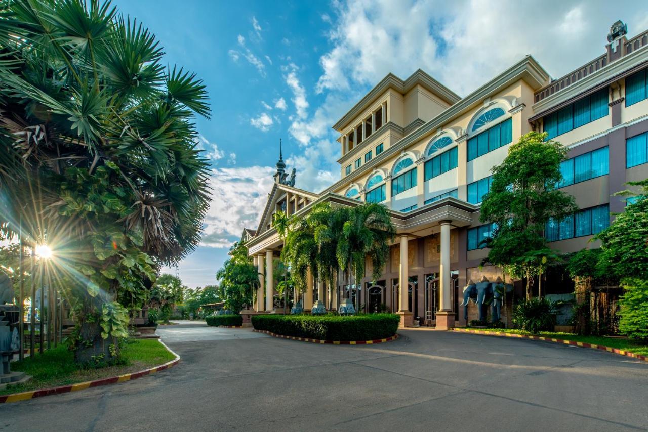 Pacific Hotel & Spa Siem Reap Exterior photo